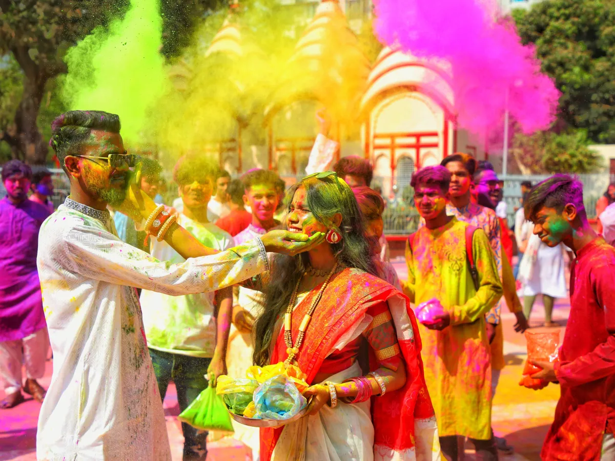 HOLI